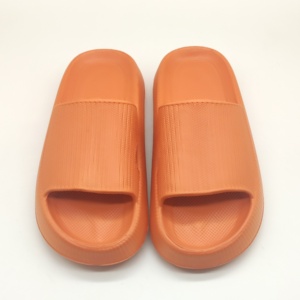 Pantuflas de Casa para Mujer, Sandalias de Ducha, Pantuflas Acolchadas con Suela Gruesa, Color Rojo, para Regalos de Navidad - Product Image 3