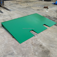 Rampe de chargement de conteneurs robuste, construction en acier, déchargement en quai et logistique