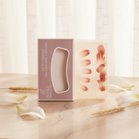 Faux ongles amande portables, courts et simples, dégradé rose pâle, pré-dessinés, style chic et irrésistible pour jeune fille