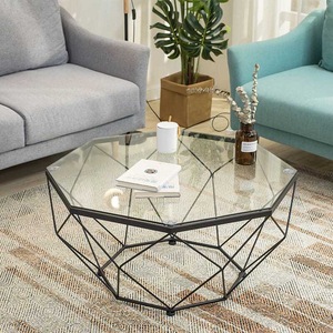 <span class=keywords><strong>Table</strong></span> basse en <span class=keywords><strong>fer</strong></span> <span class=keywords><strong>forgé</strong></span> avec plateau en <span class=keywords><strong>verre</strong></span> trempé, style nordique moderne et luxueux, cadre doré - Product Image 3