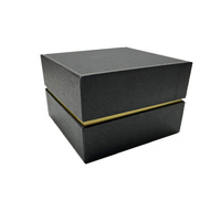 Boîte de montre pour hommes avec logo personnalisé Boîte de rangement en cuir PU faite à la main Revêtement UV Gaufrage couleur noire Montre élégante Boîte d'emballage