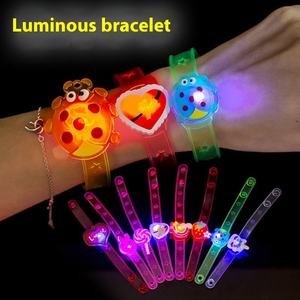 Pulsera Luminosa de Plástico Creativa para Niños, Reloj de Juguete de Micro Negocio con Dibujos Animados, Regalo Luminoso con Código QR para Enviar Regalos - Product Image 3
