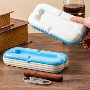 Cenicero de Cerámica Cuadrado Blanco y Azul, Porta Cigarros para Hogar, Oficina o Regalo, Número de Pieza DD1702 - Product Image 1