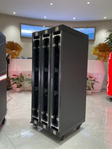 Console DJ LED 3 voies P1.56-P3.91, avec écran de scène mobile sur roulettes, idéale pour affichage interactif dans les bars de festivals de musique - Product Image 2