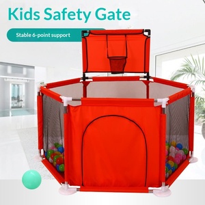 Parc pour bébé avec panier de <span class=keywords><strong>basket</strong></span> et ventouses, parc de jeu stable antidérapant, tube en acier épaissi et tissu Oxford pour une utilisation en intérieur - Product Image 4