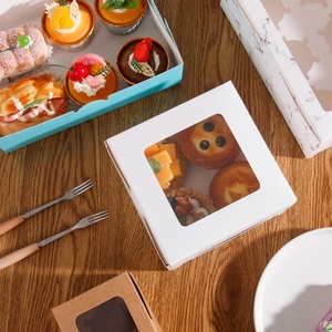 Boîte à cupcakes personnalisée imprimée avec fenêtre à <span class=keywords><strong>2</strong></span> trous, boîte d'emballage jetable en carton blanc pour muffins, OEM ODM pour les magasins de desserts - Product Image 1