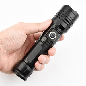 Linterna portátil de alta potencia Strong Wolf, luz blanca con zoom recargable para uso en exteriores - Product Image 2