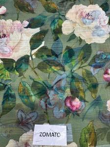 Tela Ligera de Alta Calidad 100% Algodón con Estampado Digital Zomato para Confección de Prendas y Vestidos - Product Image 2