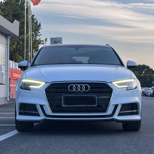 1.4L de déplacement transmission automatique voiture d'occasion Audi A3 a été enregistré en mai 2019 et a parcouru 36000 KM