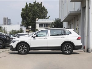 Per <span class=keywords><strong>Volkswagen</strong></span> <span class=keywords><strong>Tiguan</strong></span> L 300TSI AWD Usato, Cambio Automatico, Guida a Sinistra, Sedili in Pelle, Telecamera Posteriore, Tetto in Lega di Alluminio, Cerchi R17 - Product Image 4