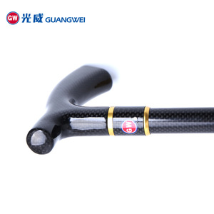 Bastón de fibra de carbono Guangwei de 43.3 pulgadas con altura ajustable para personas mayores, senderismo y camping - Product Image 3