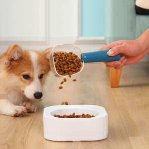 Chiot chaton fournitures Grade plastique pratique ergonomique mangeoire pour animaux <span class=keywords><strong>de</strong></span> compagnie mesure humide chat traite cuillère coloré chien Feeing Scoop - Product Image 4