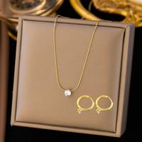 Juego de Collar y Aretes de Acero Inoxidable Chapado en Oro de 18K con Diseño de Margaritas Pintadas Vintage, de Alta Calidad, Resistente al Agua y Sin Decoloración