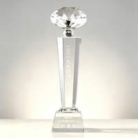 Trophée en verre cristal gravé sablé avec base de présentation pour la reconnaissance des réalisations
