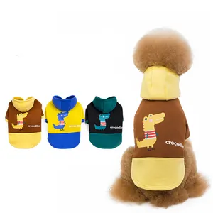 2024カスタムロゴソフトキャットパーカーペットコート暖かい冬の服犬フリースセーターコスチュームドレス犬のための服