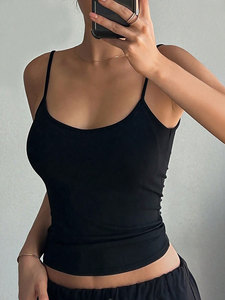 Vente en gros usine : Camisole sexy Y2K pour femme, à fines bretelles, dos en U profond, douce, coupe ajustée, avec soutien-gorge intégré, idéale pour superposer, été - Product Image 5