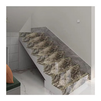 Chine Tuile de porcelaine de marbre de ligne d'or d'intérieur glacée brillante pour la bande de roulement d'escalier et la conception de tuile d'escalier de conception de tuile de céramique
