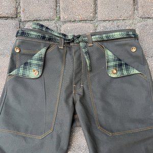 Jean de travail droit en denim olive à carreaux doublé en flanelle 15oz pour homme, style vintage avec ceinture contrastante, collection 2026 - Product Image 2