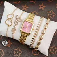 Nouvelle montre à quartz carrée pour femme, tendance transfrontalière, bracelet en alliage, affichage à aiguilles, vente en gros directe des fabricants
