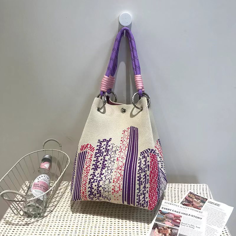 Sac fourre-tout à pois blancs et violets