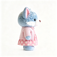 Adorable renard bleu en peluche dans une jolie robe fleurie, pure excès de mignonnerie, animal en peluche renard, jouet en peluche renard doux