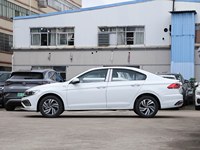Mobil Sedan 2024 1.4T Hemat Biaya dengan Powertrain EA211, Transmisi Otomatis, Jok Kulit, dan Konsumsi Bahan Bakar Rendah untuk Penggunaan Sehari-hari