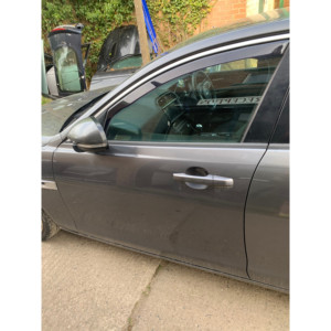 Gruppo porta JAGUAR XE NSF/LHF (CORRIS GREY LKH) T4N2633 - Product Image 1