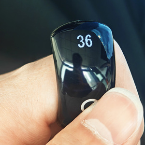 แหวนอัจฉริยะ Smart Zikr พร้อมหน้าจอ OLED สำหรับแจ้งเตือนอะซานและนับจำนวนการทัศบีฮ์ - ของขวัญอิสลาม - Product Image 1