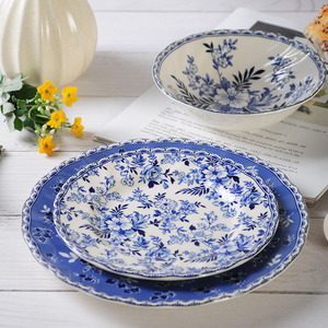 Juego de Vajilla de Porcelana Azul y Blanca con Diseño Floral Rústico, Platos Ecológicos con Patrones Vegetales Bajo la Esmalte - Product Image 4