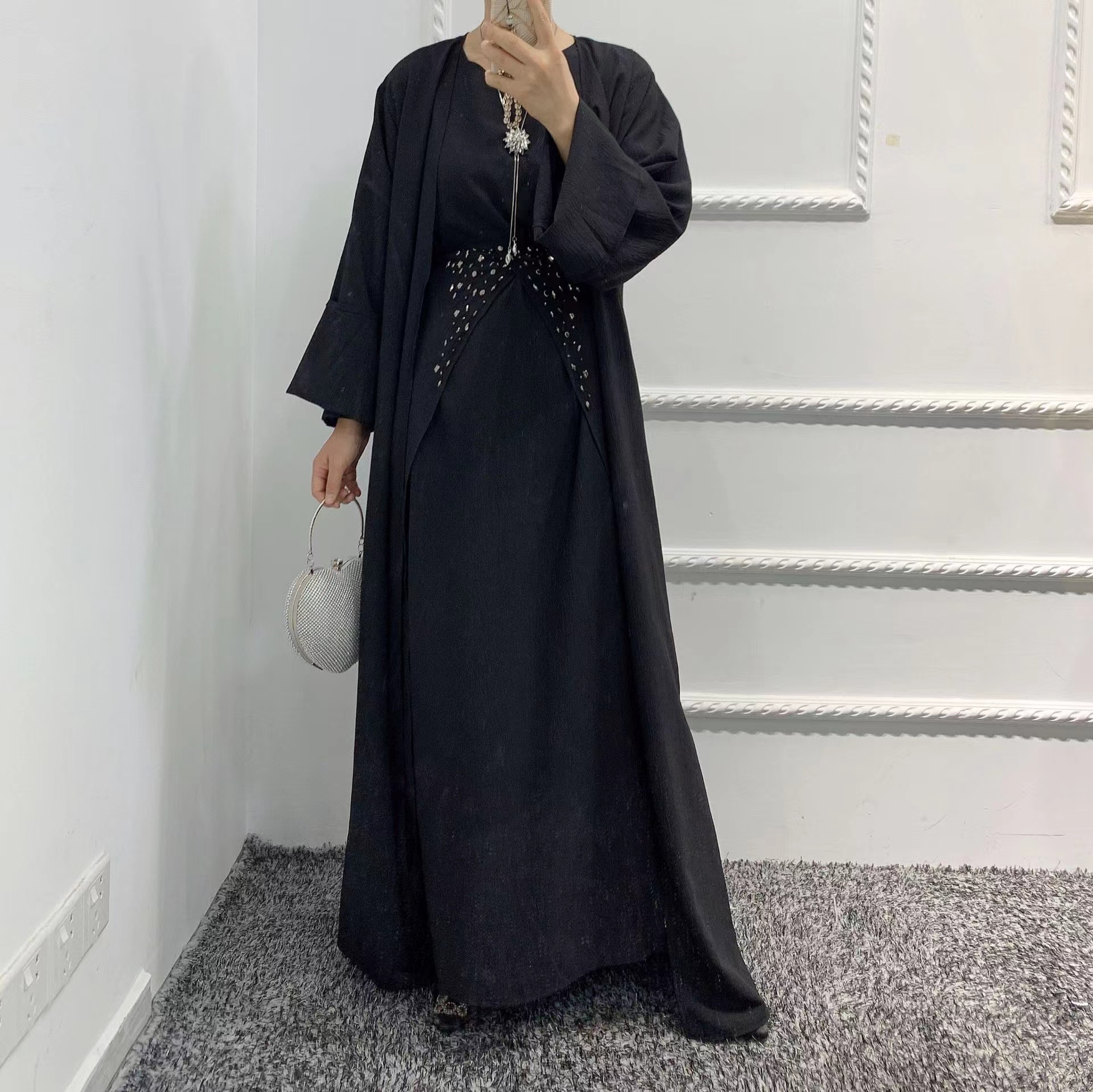 Abito Musulmano Donna Elegante Con Spalle Scoperte E Perle | Vestito Lungo A Balze Per Feste E Preghiera