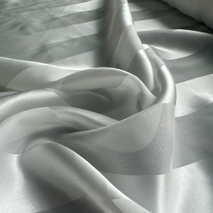 Tissu en Chiffon 100% <span class=keywords><strong>Soie</strong></span> <span class=keywords><strong>de</strong></span> Mûrier 12m/m 5x5cm avec Rayures <span class=keywords><strong>Satin</strong></span>ées Idéal pour la Peinture DIY et les Foulards - Product Image 4