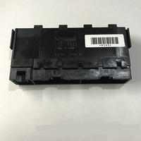 Boîte à fusibles de voiture avec relais intégré 826410C030 Code d'usine 72818509 Pièces de rechange électriques pour Toyota Pickup SUV