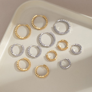 Pendientes de Aro de Aleación de Zinc con Engaste de Garra y Zirconia Redonda, Adornados, Modernos para Uso Diario - Product Image 3