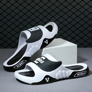 Chaussons pour hommes tendance maison, en PVC bleu imprimé, à semelle épaisse et souple, antidérapants, respirants et confortables - Product Image 4