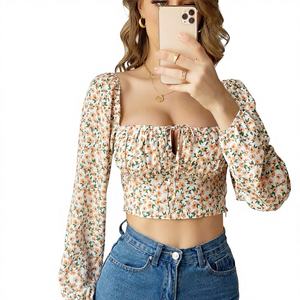 <span class=keywords><strong>Camicia</strong></span> da donna <span class=keywords><strong>monospalla</strong></span> in viscosa floreale estiva retrò con scollo quadrato, vestibilità slim e maniche a sbuffo in pizzo, stile europeo-americano transfrontaliero - Product Image 1