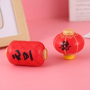 Juguete para aliviar el estrés con forma de linterna roja con caracteres chinos para decoración navideña y regalos para fiestas - Product Image 4