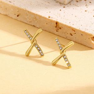 Pendientes de Cruz con Diamantes Chapados en Oro de 18k, Diseño Nuevo, Elegantes, de Acero Inoxidable con Circonita, Forma de X, para Mujer - Product Image 3