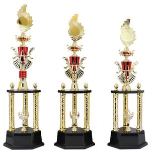 كؤوس تذكارية فاخرة كبيرة بأربع أعمدة بلاستيكية مخصصة للبيع بالجملة من المصنع - Product Image 3