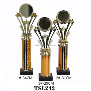 नए आगमन कारखाने हॉट सेलिंग ट्रॉफी कप यूरोप लोकप्रिय अनुकूलित धातु ट्रॉफी फुटबॉल ट्रॉफी - Product Image 3