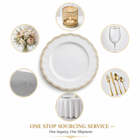 Assiettes rondes en plastique dorées de 13 pouces avec bordure en dentelle florale festonnée pour la décoration de table de mariage, de dîner ou de réception