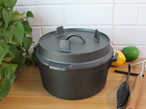 Olla para hoguera de hierro fundido presazonada de tamaño completo, plato para asar, Horno Holandés para exteriores con elevador de tapa - Product Image 5