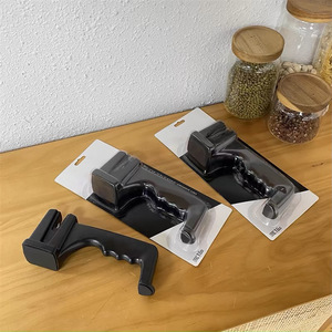 Aiguiseur de couteaux en céramique manuel multi-grains, outil de cuisine portatif pour un affûtage rapide avec une conception de poignée confortable - Product Image 2