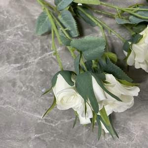 Bouquet de roses artificielles Queyiyi, 5 têtes, décoration de mariage, ornement de fleurs séchées - Product Image 4