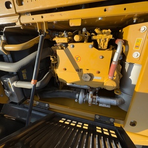 Excavatrice Caterpillar 12 tonnes CAT312D2GC d'occasion, presque neuve et de haute qualité, avec godet de 0,53 m et puissance de 59 kW, idéale pour les projets municipaux - Product Image 5