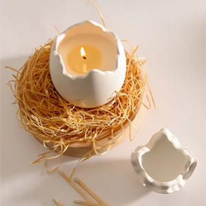 Bougie parfumée en cire de soja, design original, fabrication artisanale, décoration de la maison, céramique de luxe, vente en gros, personnalisable - Product Image 6