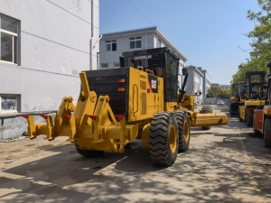 รถเกรดเดอร์มือสอง Caterpillar 140H สภาพดี แข็งแรง ทนทาน รถเกรดเดอร์ล้อ CAT 140H มือสอง - Product Image 4