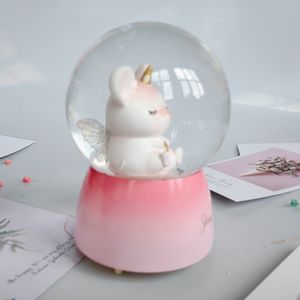 كرة ثلجية كريستالية اصطناعية لهدايا عيد الميلاد، زينة صغيرة للأطفال، كرة زجاجية من الراتنج مع إضاءة LED - Product Image 6
