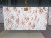 Dalle de marbre onyx translucide couleur miel avec fleurs rouges, prix compétitif, carreaux de pierre onyx jaune 12x12 pour murs et sols de salle de bain