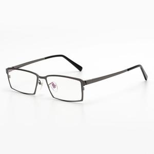 Lunettes en titane pur pour hommes, fabriquées en Chine (usine de Shenzhen), personnalisables avec logo, OEM/ODM, montures de lunettes de vue. - Product Image 5