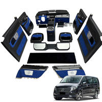 Aménagement intérieur de voiture bleu luxe, panneaux de porte, tableau de bord, sièges pour Mercedes-Benz Vito V-class